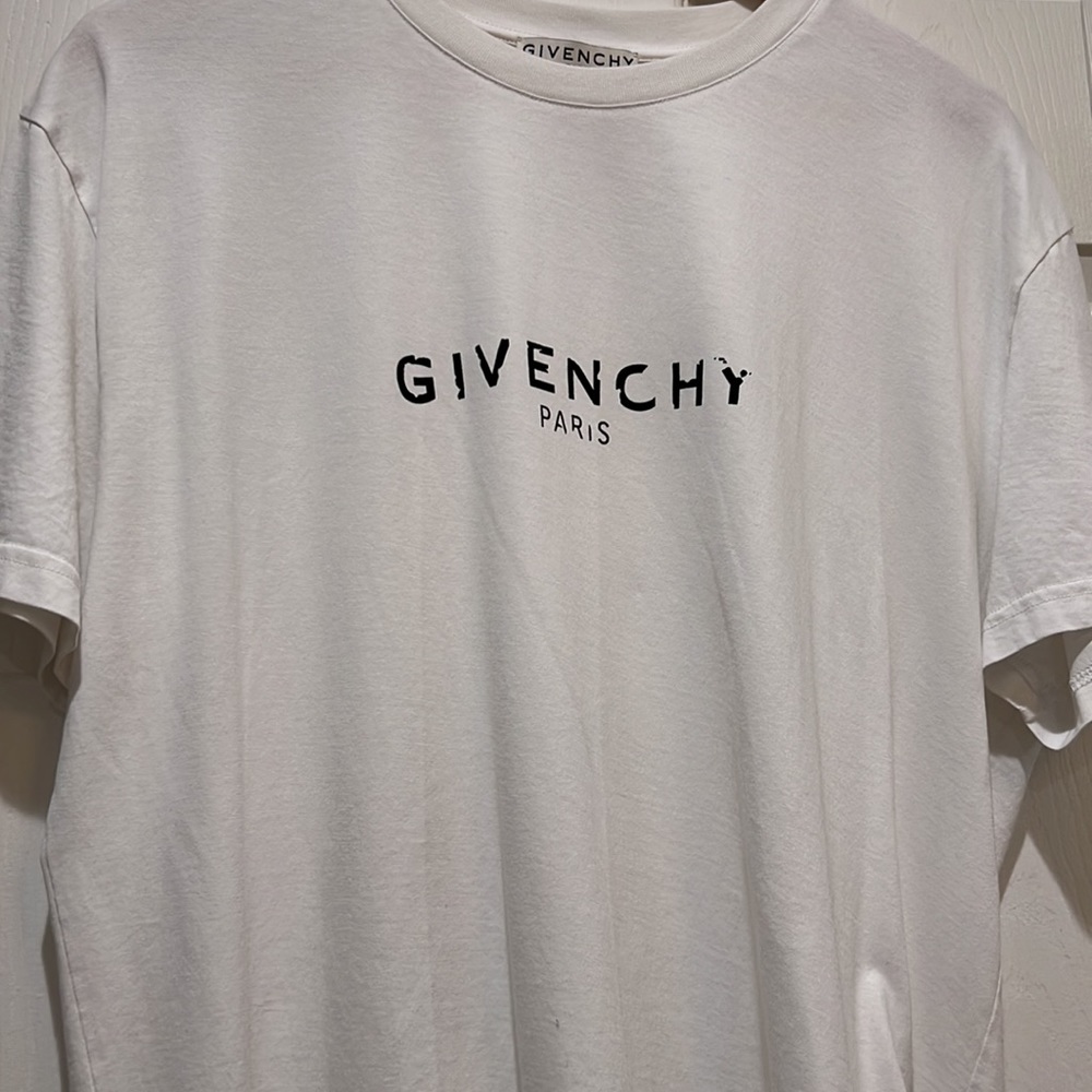 Givenchy - Picture 2 of 2